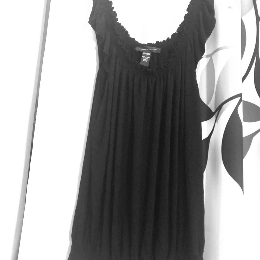 Cable & Gauge Black Ruffled Scoop Neck Tank Top